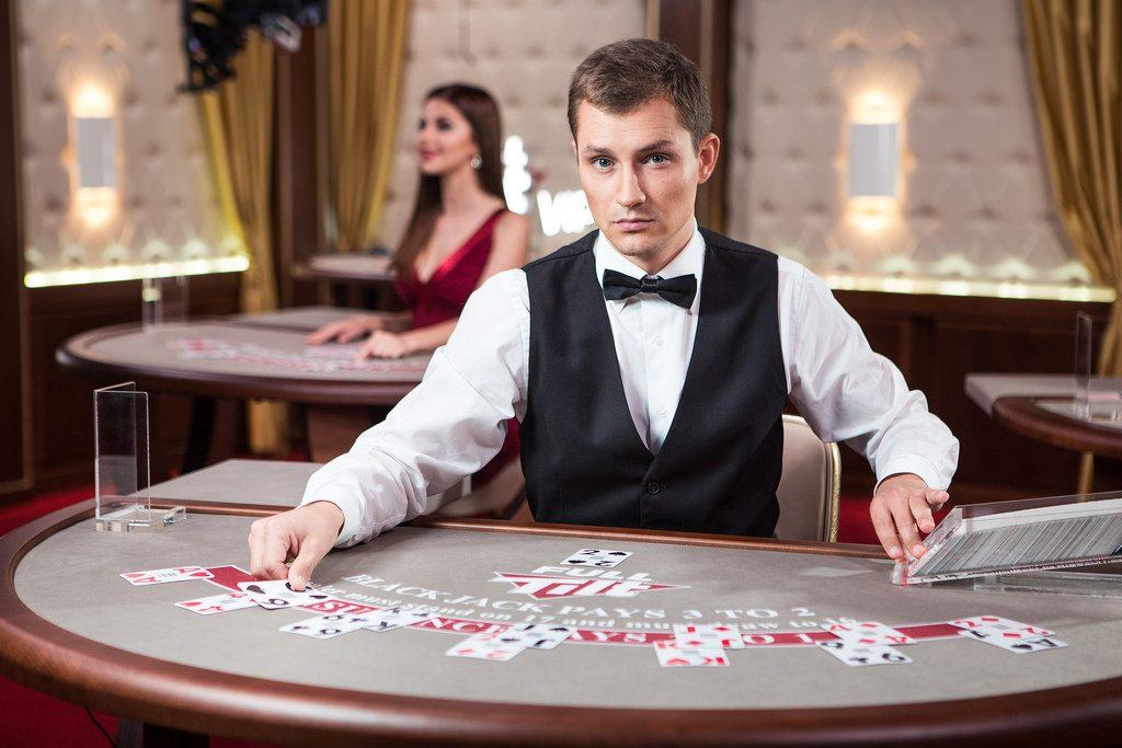 Ano ang Gamit ng Isang Croupier?